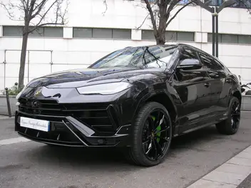 lamborghini-urus-2024-auto-2800-km-essence