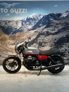 MOTO GUZZI V7