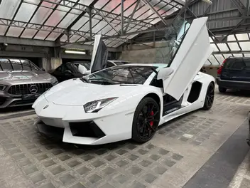 lamborghini-aventador-2017-auto-24517-km-essence