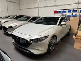 mazda-3-iv-phase-2-2025-auto-20-km-essence-1