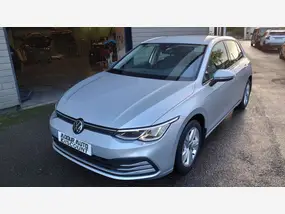 volkswagen-golf-viii-2023-auto-38000-km-essence-1