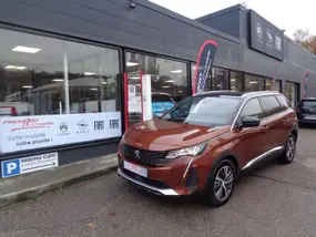 peugeot-5008-ii-phase-2-2023-auto-46883-km-essence-1