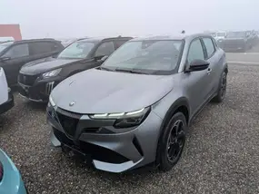 alfa-romeo-junior-2025-auto-11785-km-électrique-1