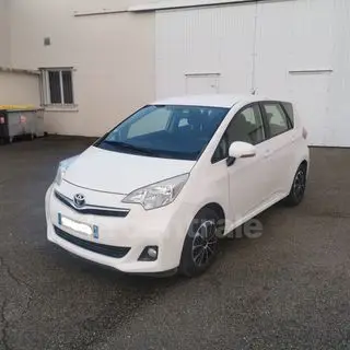 TOYOTA VERSO-S