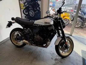 yamaha-xsr-700-2024-manual-800-km-essence-1