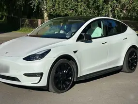 tesla-model-y-2023-auto-68000-km-électrique-1