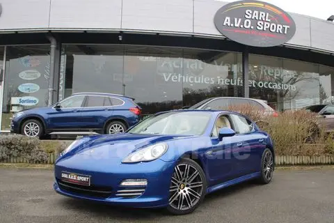 PORSCHE PANAMERA