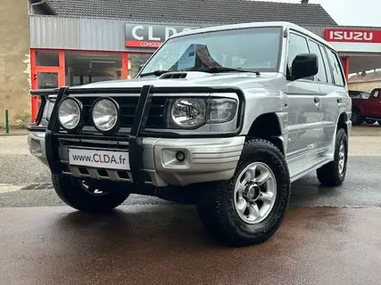 MITSUBISHI PAJERO
