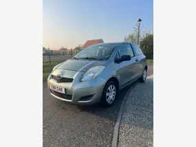 toyota-yaris-ii-phase-2-2010-manual-177000-km-essence-1