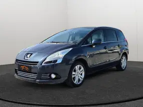 peugeot-5008-2012-auto-271852-km-diesel-1