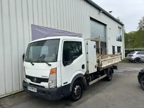 nissan-cabstar-2012-manual-205700-km-diesel-1