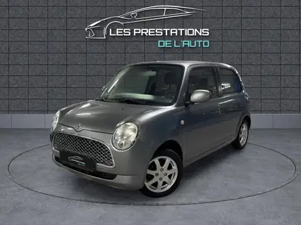 DAIHATSU TREVIS
