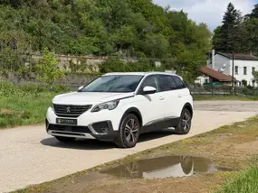 peugeot-5008-ii-2017-auto-118000-km-essence-1