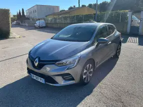 renault-clio-v-2023-auto-25000-km-essence-1