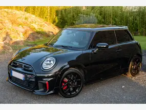mini-iv-jcw-3p-2025-auto-13500-km-essence-1