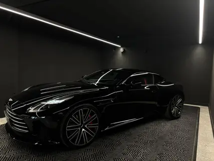 ASTON MARTIN DB12