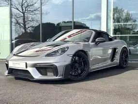 porsche-718-spyder-2023-auto-3995-km-essence-1