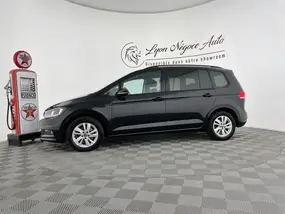volkswagen-touran-iii-2023-manual-60000-km-essence-1