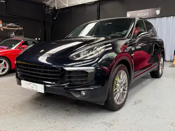 PORSCHE