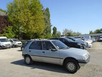 PEUGEOT