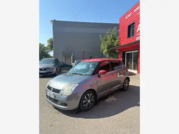 SUZUKI