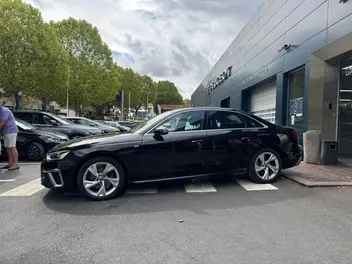 AUDI