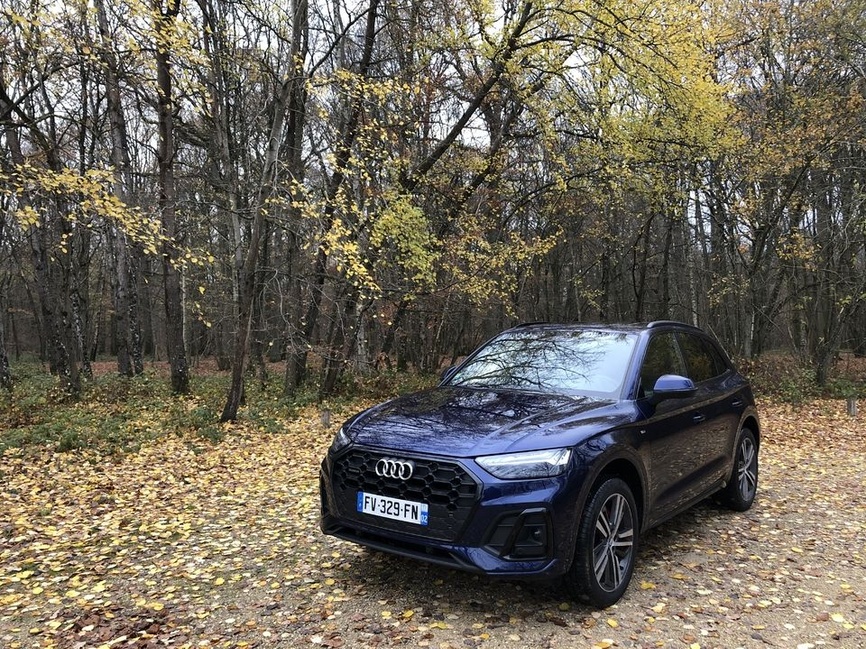 Audi Q5 S line profil latéral avec jantes alliage et design sportif
