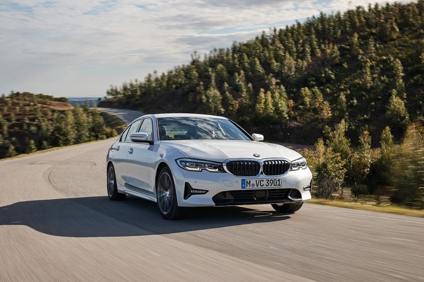 BMW Série 3 G20 face avant avec calandre et phares LED