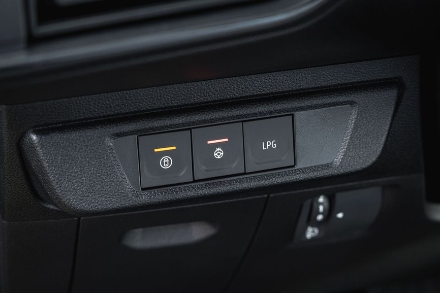Dacia Sandero Stepway vue de trois quarts arrière en mouvement