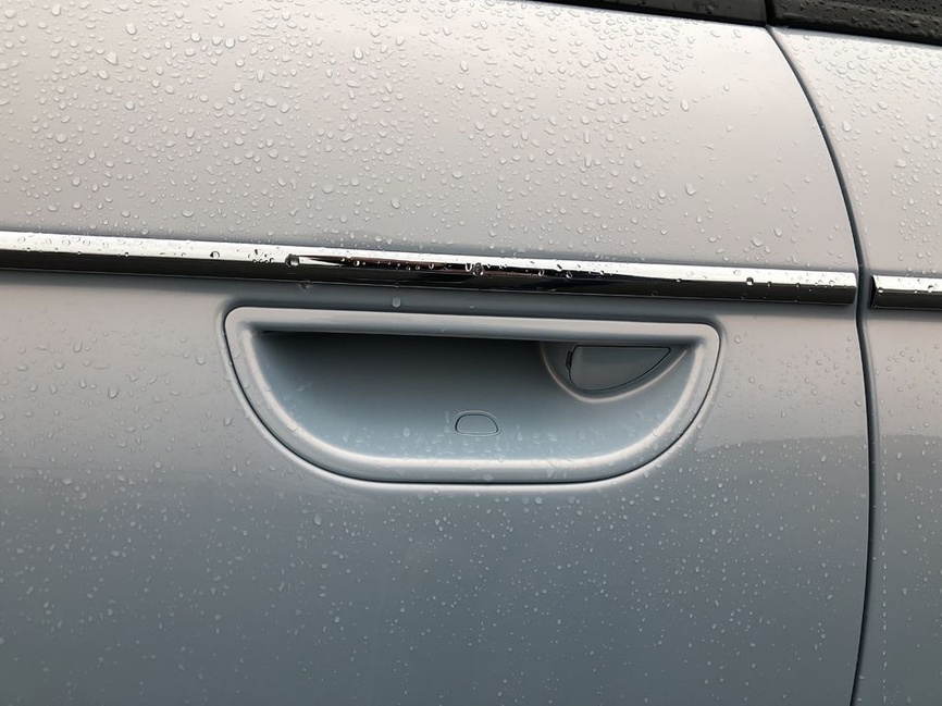 Fiat 500 électrique 2020 vue de profil droit