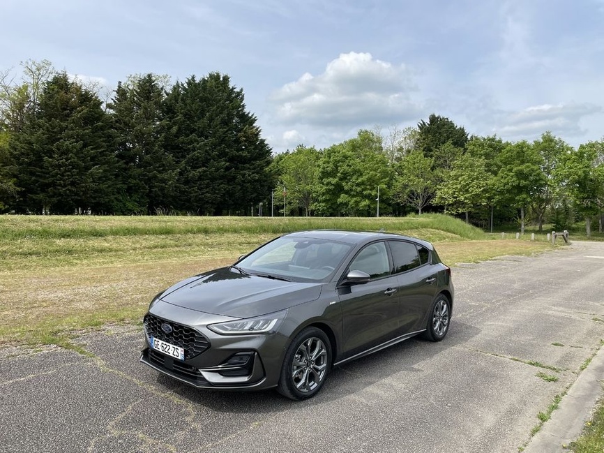 Ford Focus 1.0 Flexifuel - Vue arrière trois-quarts