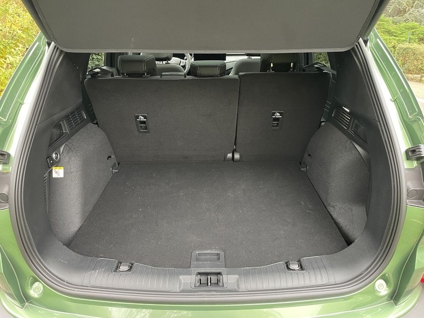 Ford Kuga 3 PHEV 2024 - Vue extérieure du SUV hybride rechargeable