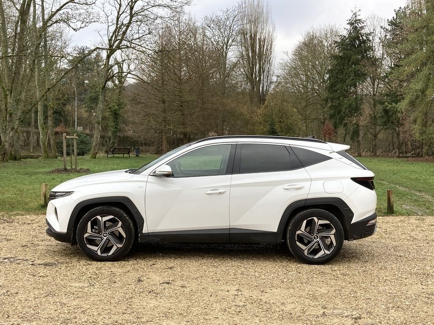 Hyundai Tucson Executive - Vue arrière trois-quarts