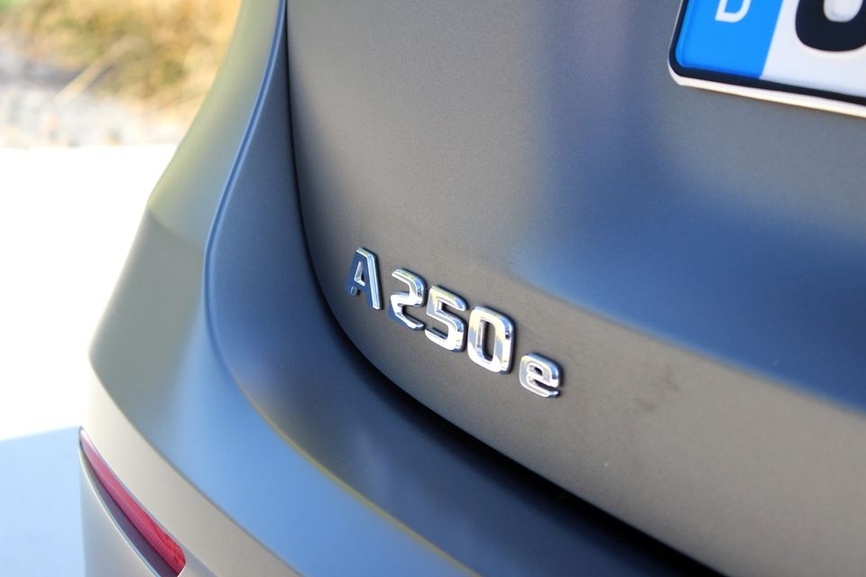 Tableau de bord numérique Mercedes Classe A 250e avec écrans MBUX