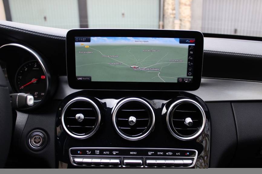 Mercedes Classe C restylée 2019 vue de trois quarts avant